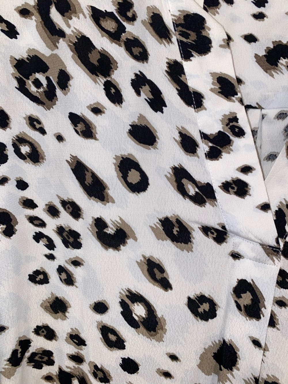 Ella White Leopard Print Long Sleeve Pullover Blouse - Picture 4 of 9